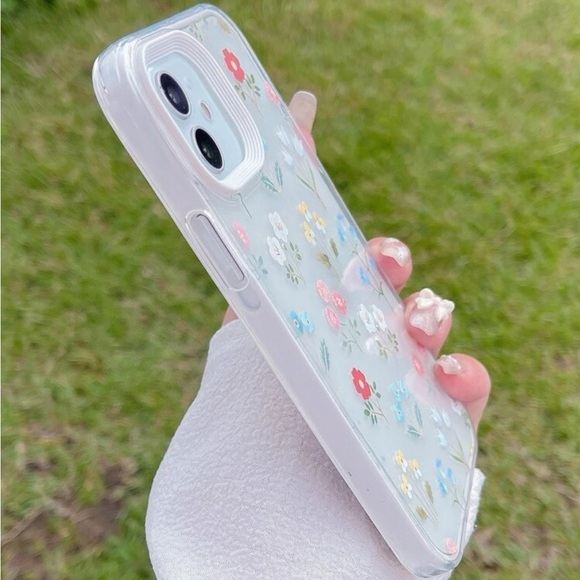 ⚠️Clearance iPhone 12/Pro/Pro Max Flower Pattern Phone Case - Picture 4 of 4